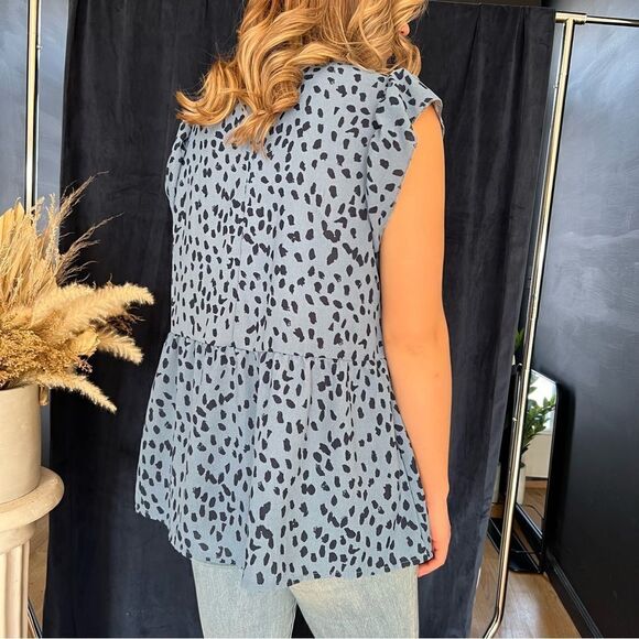 High neck ruffle blouse Blue Cheetah Print Dress Top Work Attire Size Medium - Picture 2 of 2